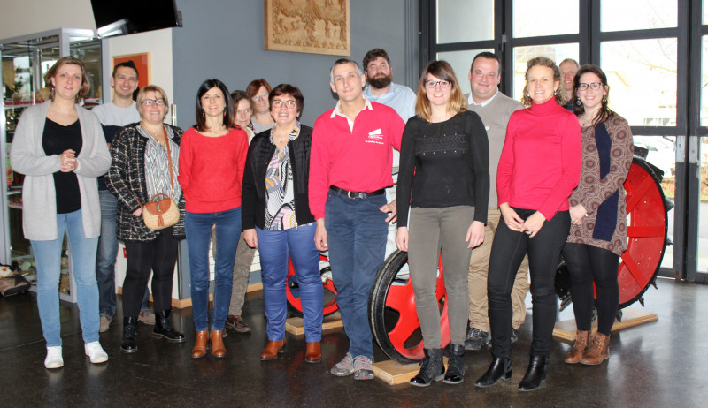 La première promotion d'agriculteurs formés par le Savoir Vert.JPG