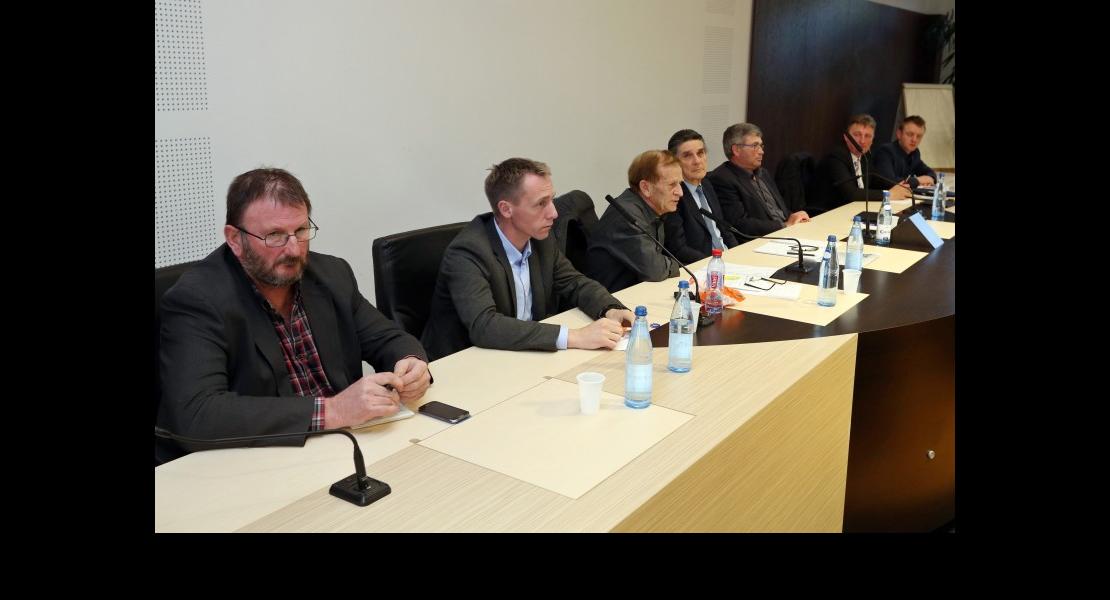 Copvial - Tribune_4.jpg